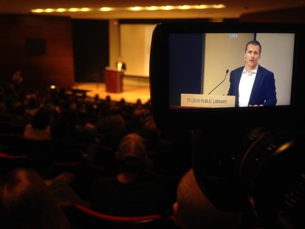 JohnKellyKSDK's tweet photo. Navy Seal and author @EricGreitens speaks at @STLpubLibrary http://t.co/G72gZBwjwX