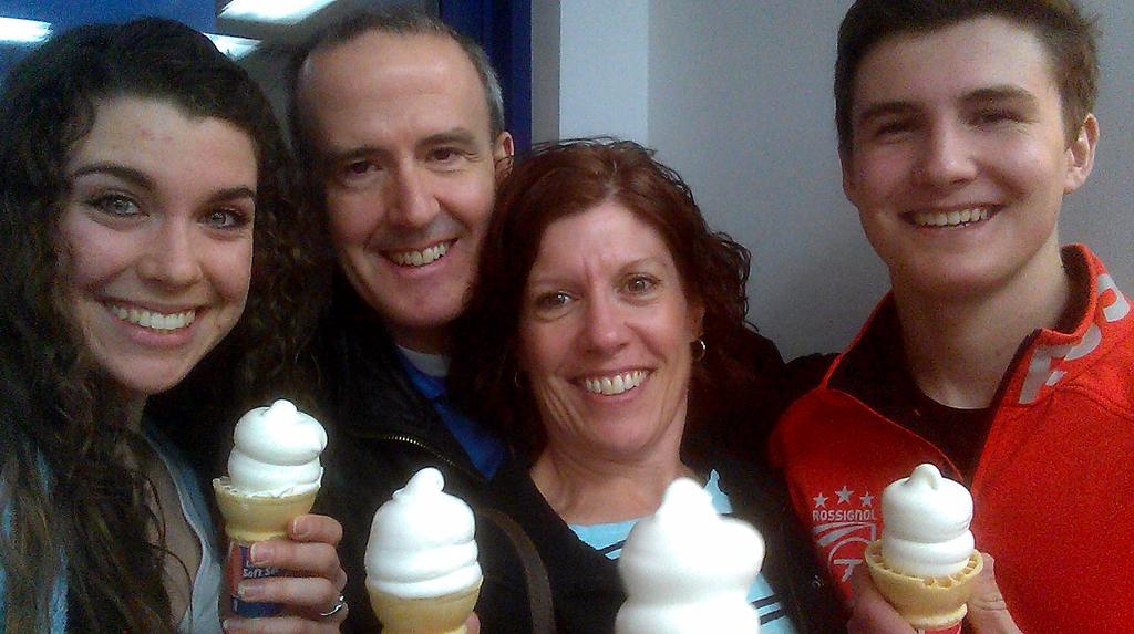 DanielleJean424's tweet photo. #ConeWithMe @G_Mags @AngelaMagnuson @Gary13690833 http://t.co/6ANsXwa3Js