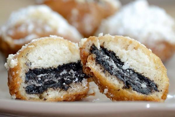 SaveMeIamFine's tweet image. Deep Fried Oreos 👏
