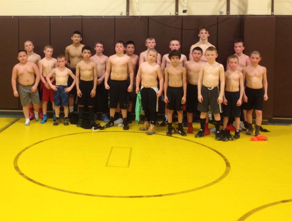 HoltElite's tweet photo. The future of Holt Wrestling: Advanced Youth Group went through one of the toughest practices yet #TitleChasing http://t.co/uHBGdZzOJQ