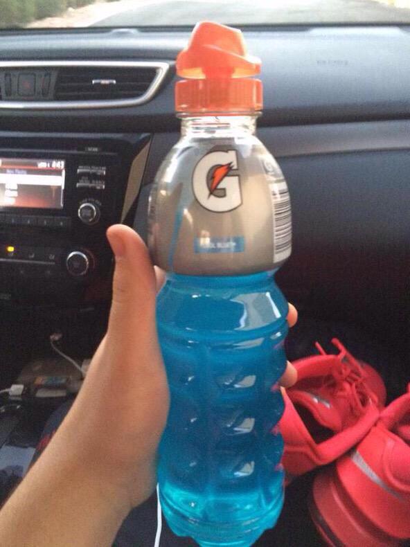 NosebleedHQ's tweet photo. Gatorade tastes 5x better in this bottle 😂 http://t.co/pqNqvl5iH6