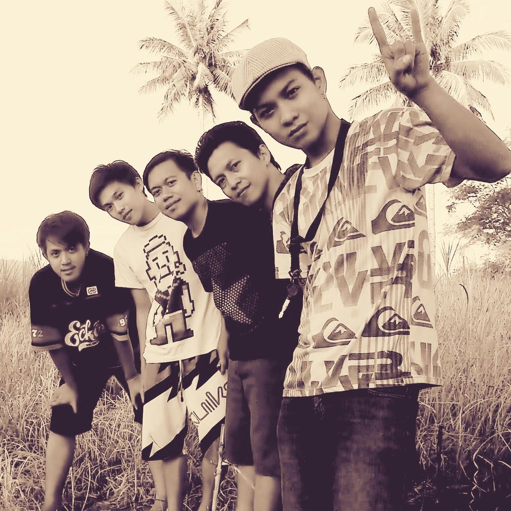 Tresnho's tweet photo. dng dorng http://t.co/lx4spG39hD