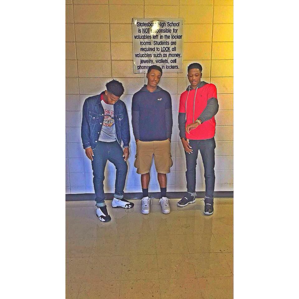 icesHopper's tweet image. We Just trying to make it out that's all! 👌💯✊🏀📚 @TylaaaTyler