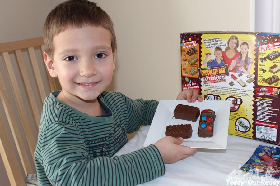 TeddyOutReady's tweet image. Create delicious &amp;amp; fun chocolate bars with @Imports_Dragon #Chocolate Bar Maker teddyoutready.com/2015/03/create… #easychef #kid