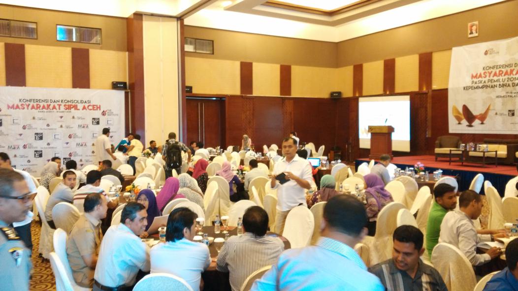 iloveaceh's tweet photo. #fotowarga | @acehinstitute: Konferensi Masyarakat Sipil Aceh di Hermes Palace Hotel #KMSAceh http://t.co/IuoHtSfcUX