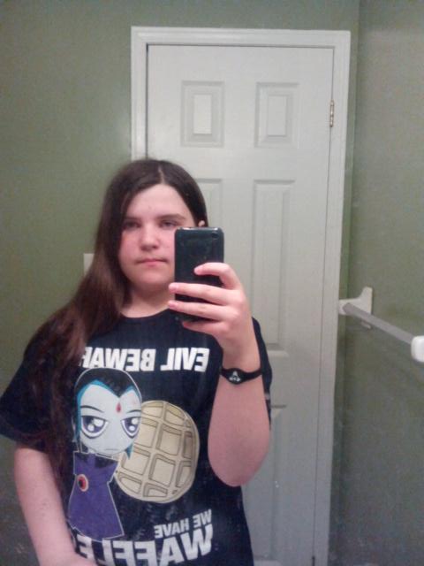 Eyeless_Jackill's tweet image. RT If she's beautiful. She needs help believing it!