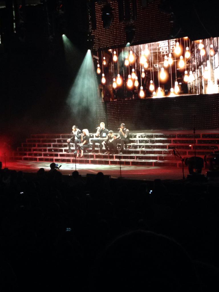 hipsterhoying's tweet photo. #PTXBOS http://t.co/KK1EUCqp9r