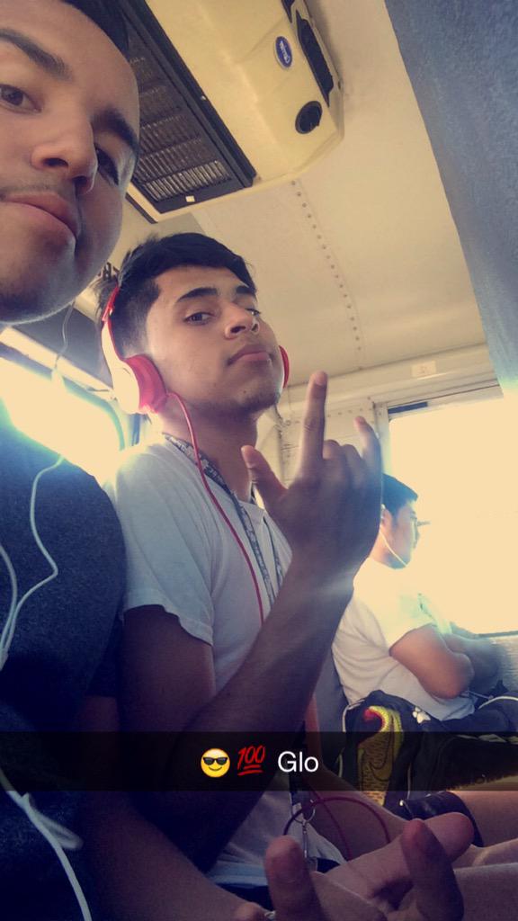 Angel_C256's tweet photo. Catch yo boii & fam @SalgadoJasson in that midfield holding it down ๐๐ฅ๐ฏ ,
#LockUpSeason #MidfieldMaestros http://t.co/yrSSmazDN8