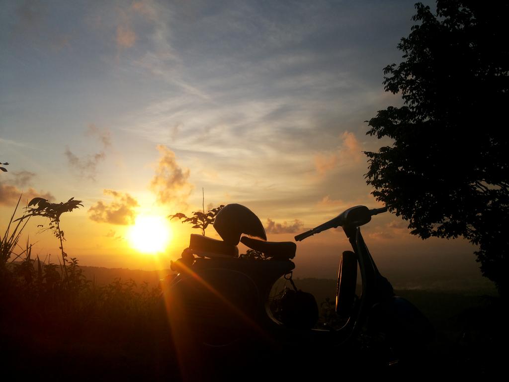 M A R S U D I On Twitter Siluet Senja Foggy Veby Vespa Watuamben Patuk Http T Co Ywup3kermy
