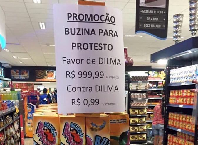 _marcelofr's tweet photo. Alta do dólar ..“@jose_simao: Promoção de Buzinas Para Protesto! http://t.co/HG6wGLSDN8”
