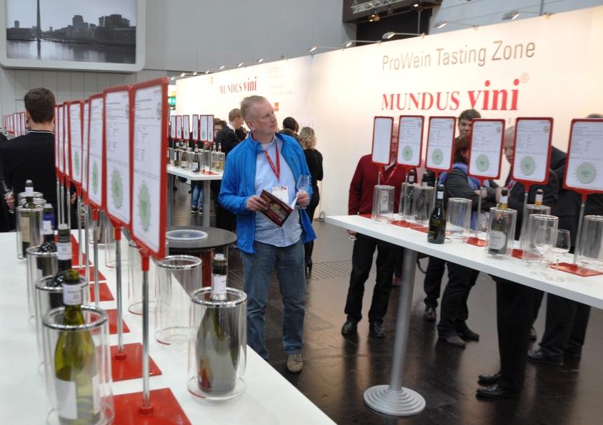 ProWein's tweet photo. Noch sechs Stunden #ProWein : Zeit genug, die Sonderschauen bei der #ProWein2015 zu besuchen.
http://t.co/DcAd5o4UTa http://t.co/eCyVnmrLMd