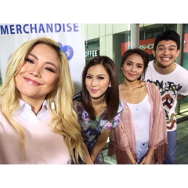 KaDsBaguio's tweet photo. โ@YengPLUGGEDin: Spiel with Alex, Kathryn and Rayver. โค๏ธโค๏ธโค๏ธ #AsapSummerFever http://t.co/8mj6HLDA7Aโ http://t.co/3wutXdXV9A