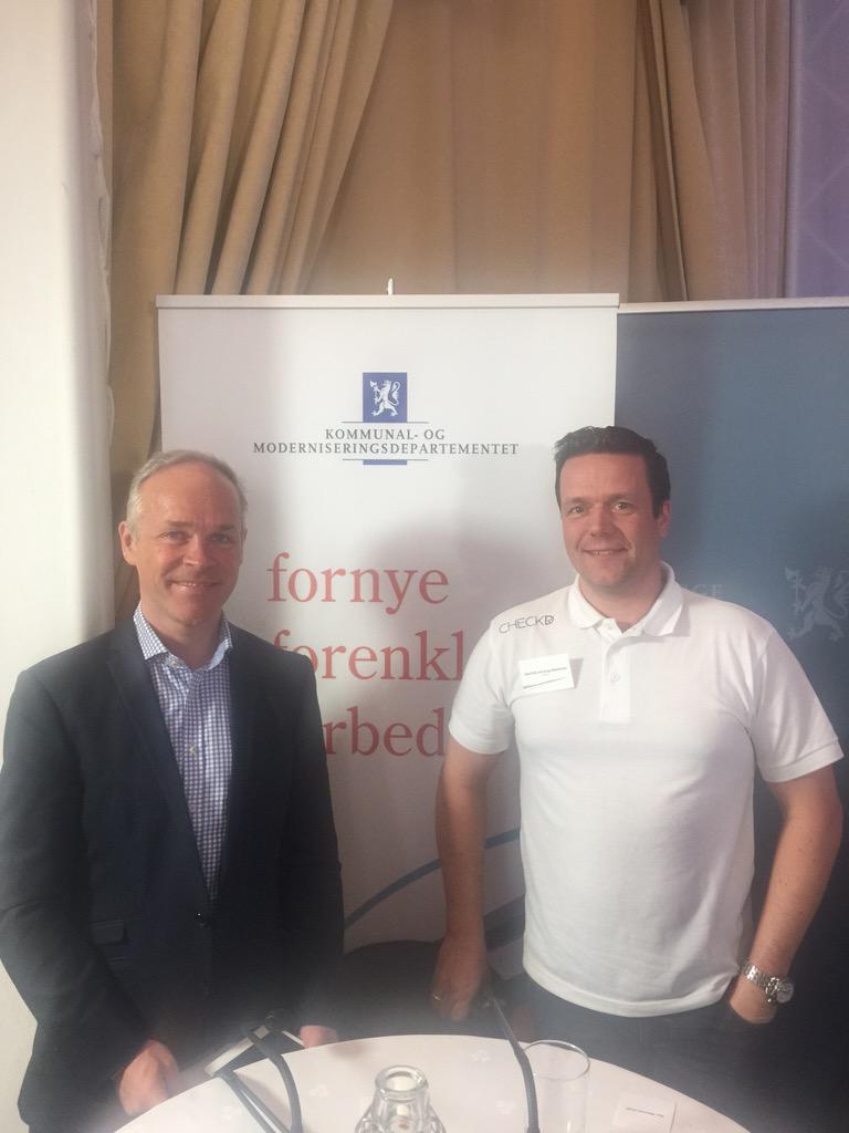 Checkdsuite's tweet photo. Vi gleder oss til å se om @jantoresanner og @km_dep klarer fornye forbedre og forenkle noe i byggebransjen. #checkd http://t.co/ZJlos3Md3G