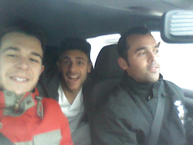 Por ser el último día no va a ser menos....VAMOS CON ALEGRIAA!...Colgonaa mamonaa <a href="/alfonsoollamas/">Alfonso Llamas</a> <a href="/Juliovega85/">Julio Vega</a>