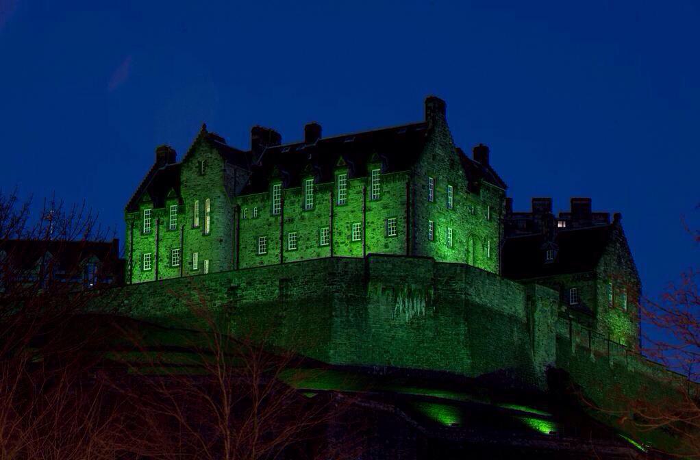 IrelandEmbGB's tweet photo. .@edinburghcastle &amp; Nelson's Column taking part in #GlobalGreening for #StPatricksDay this year! http://t.co/2rPDa6KEqq
