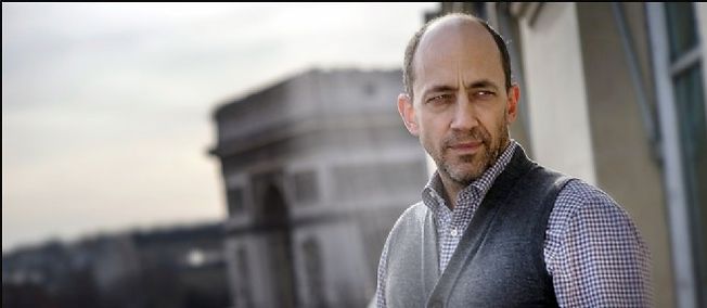 LePoint's tweet photo. Mais à quoi joue le patron de #Twitter ? http://t.co/FTBMm1vcZ7 Par @guillaumgrallet cc @dickc #confidences http://t.co/2ukWeLzE4B