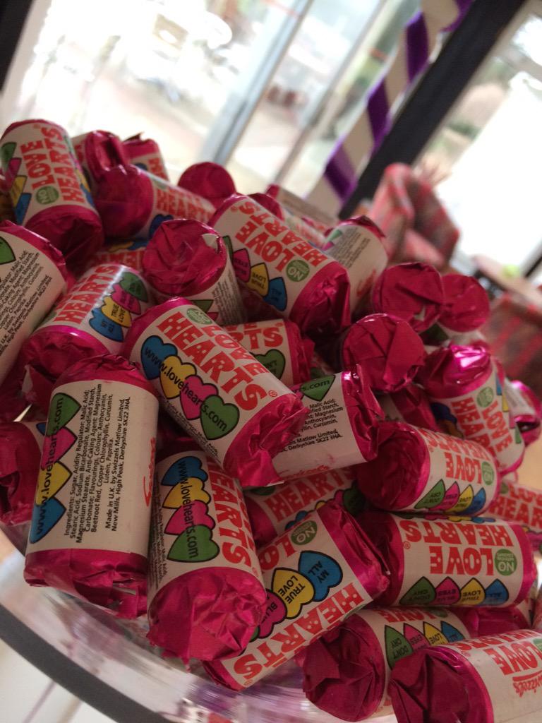 CandySensation5's tweet photo. Every bride loves a Love Heart 👰❤️ http://t.co/Eplfh7RHSD