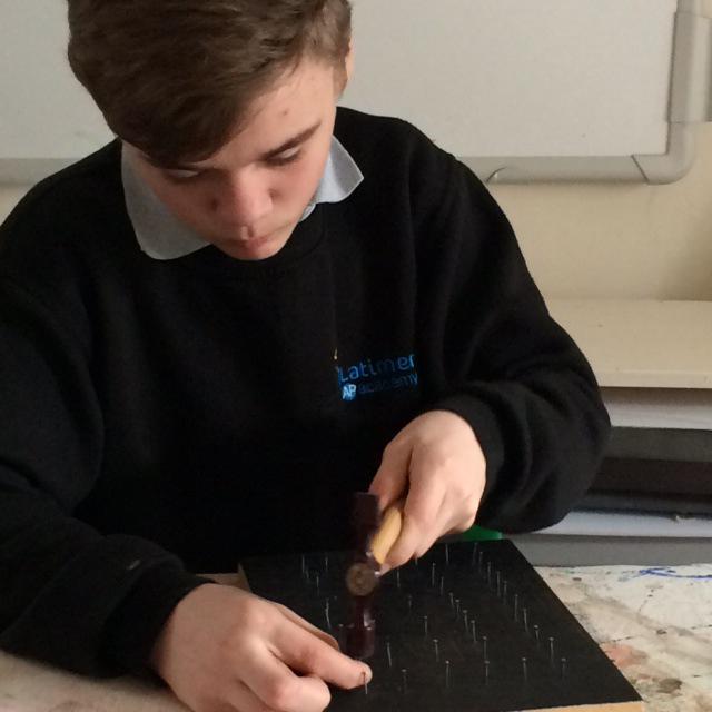 TBAPCraft's tweet photo. Taking it back to the 70's @LAPA with these fab string art creations! http://t.co/l8sDY1LMqC