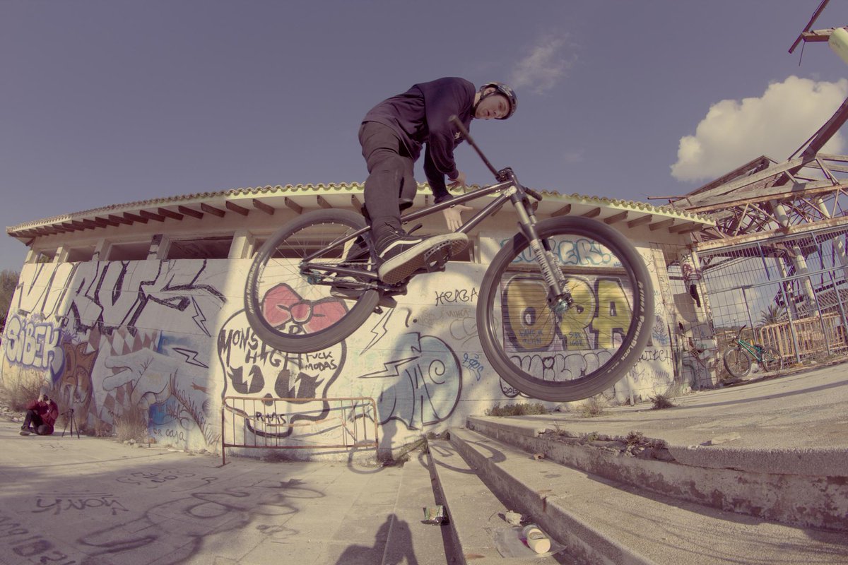 First Part of our Barcelona Days is up! Peep the video and pictures:  the-rise.com/2015/03/barcel…