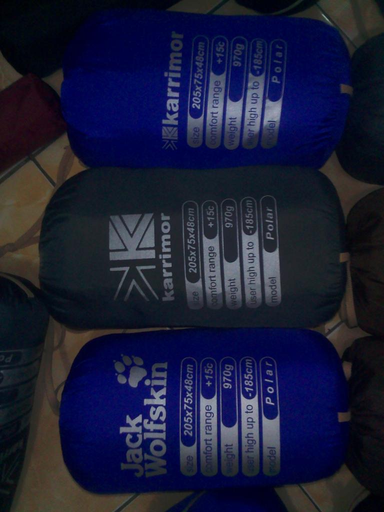 AdheBulux's tweet photo. "@haliiiim26: Wts | sleeping bag polar | jws tnf karrimor | 95k |jaktim - bekasi | 085774000140 | 5393FC52 http://t.co/qdGuKFvpZm"