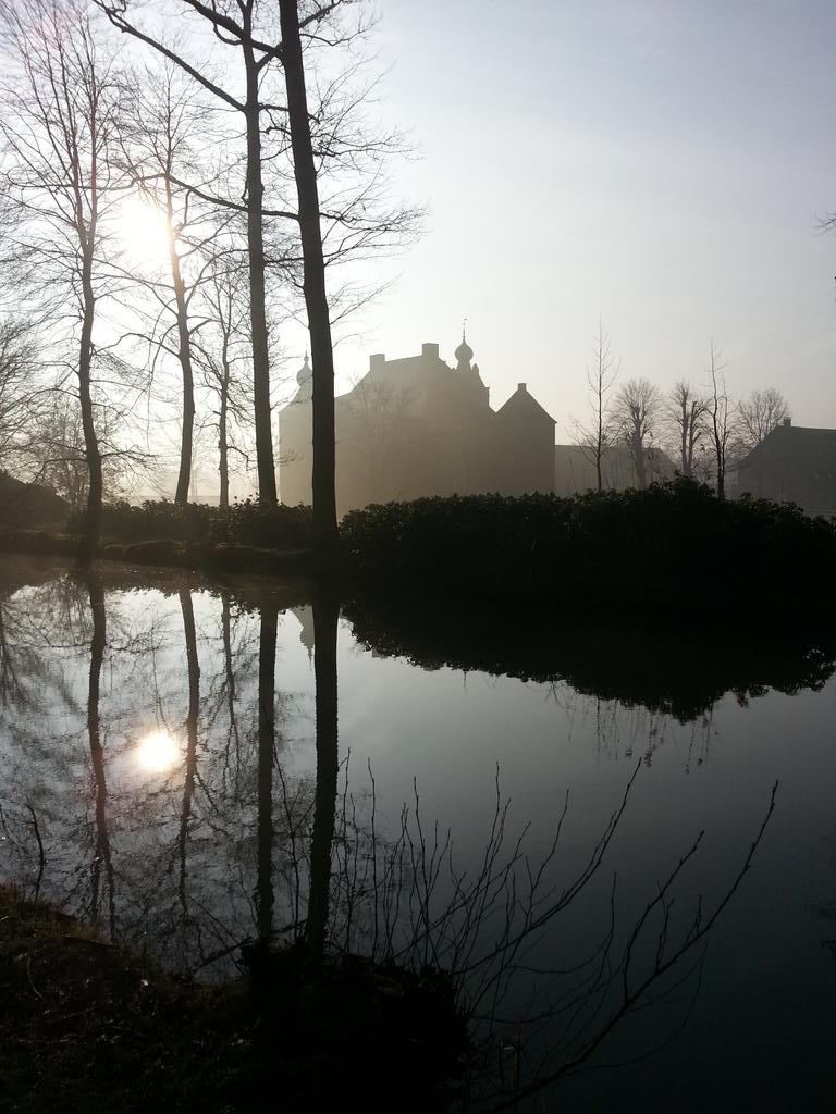 Fietsend zoon naar school gebracht, terug langs #KasteeldeCannenburgh. Voordeel van kantoordag!