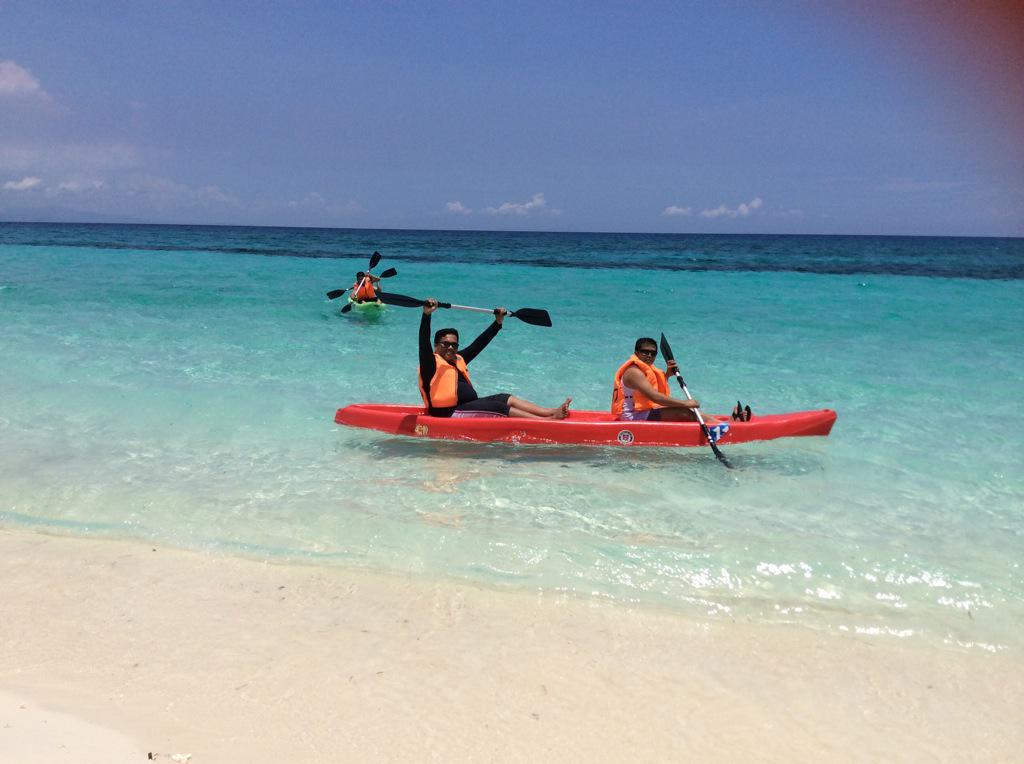 siSERGE17's tweet photo. @3in1_abscbn kala Nyo Maldives? NO it's #KALANGGAMAN ISLAND Palompon, Leyte #Region 8 #XplorasiTour http://t.co/YScji2r32i