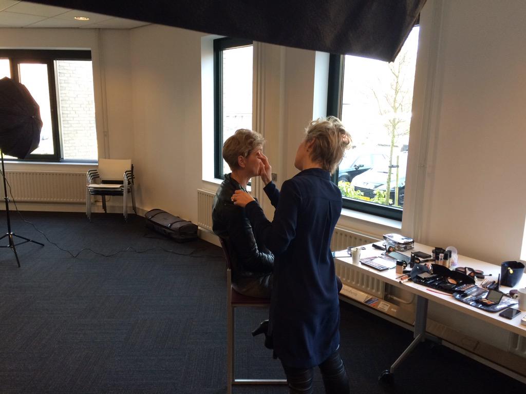 Vandaag weer te gast bij @RaboIJsseldelta voor visagie en fotografie met <a href="/irenevlasblom/">irenevlasblom</a>