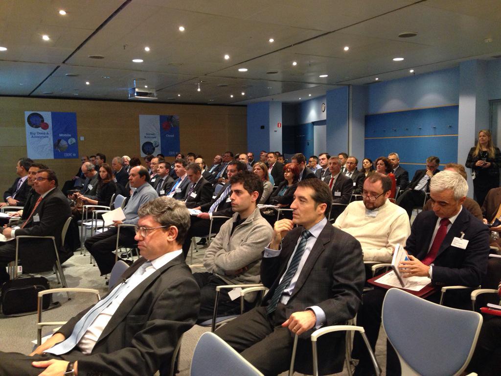 Patijh's tweet image. @lualvarezmartin abre el evento #ibmcontent en -@IBMCCMad los datos son la nueva base de la ventaja competitiva