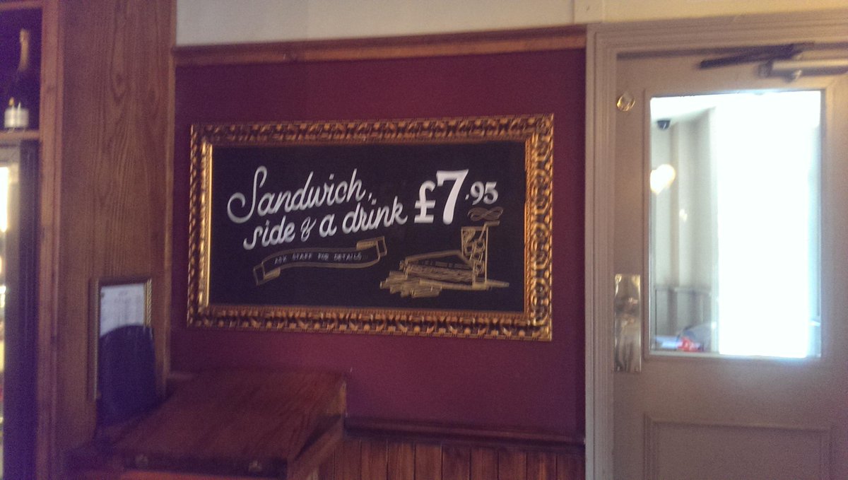 Hungry yet? Great and well promoted lunch offer at the Railway. #railwayec2m