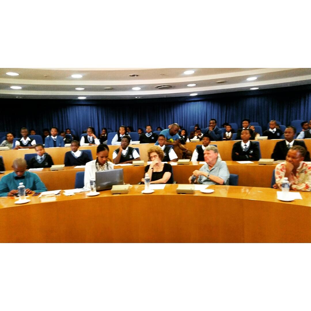 djsbu's tweet photo. Giving a talk at the #SandtonLibrary #SALibraryWeek #SLEF #L2020 @slef_sa @Leadership_2020 http://t.co/lRbTzNa3j7