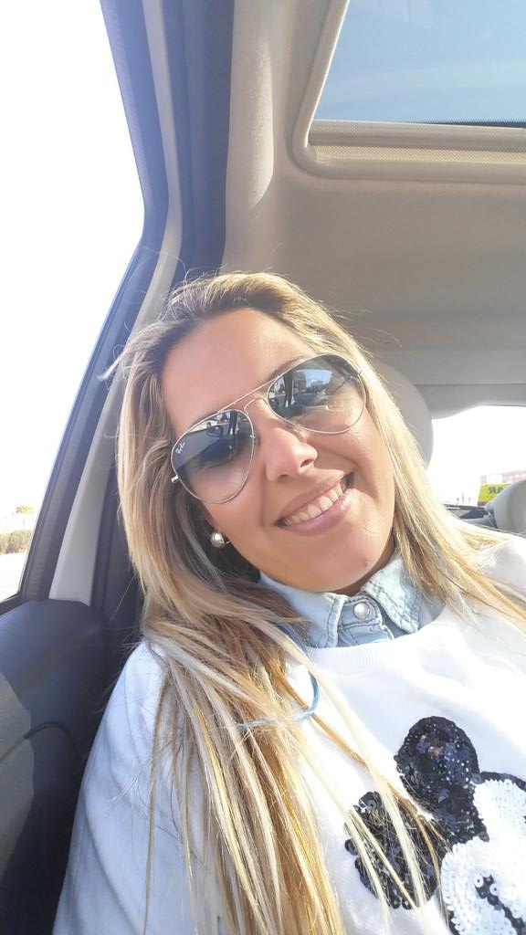 LaurazulBlue's tweet photo. Soy de esas personas que hasta en su peor momento harían lo que fuese por hacer sonreír a quien quiero. http://t.co/iXUbEHMD7d
