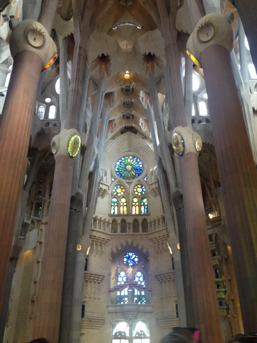 MauLusque505's tweet photo. Un seul mot... Magnifique ! (Intérieur de la Sagrada Familia visitée hier) 😱 #JCESP15 http://t.co/9kEWBZNvDD
