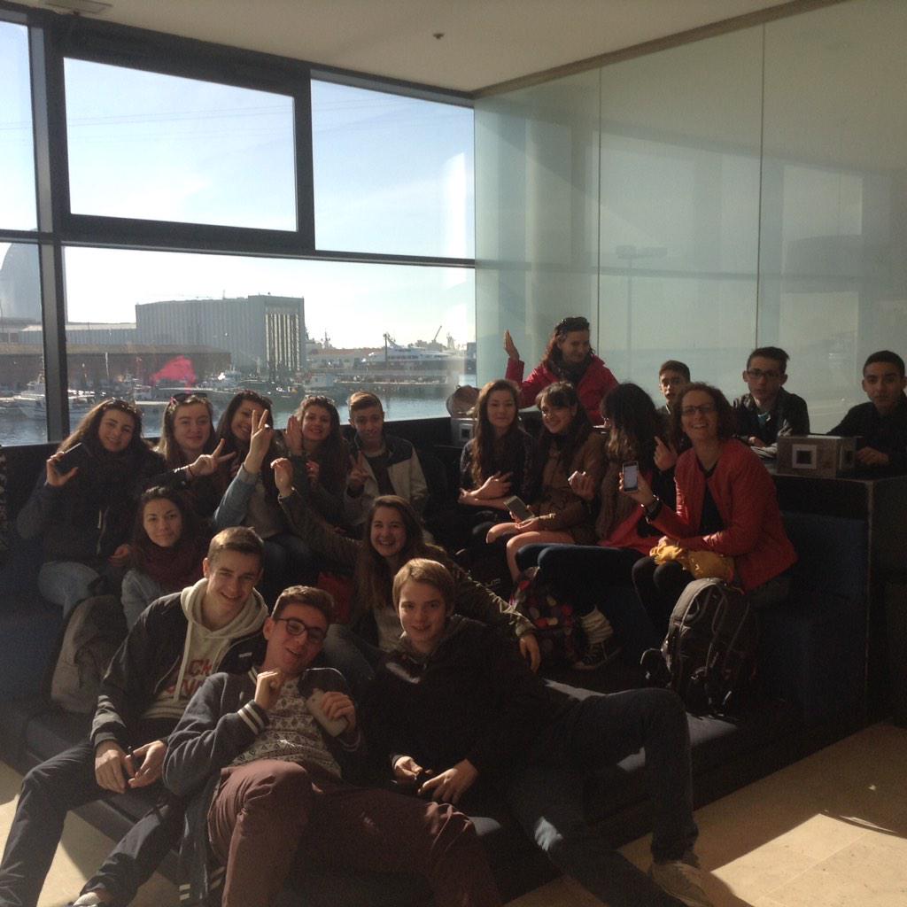 manonanais505's tweet photo. Première réunion 505 objectif: tweetclasse! #JCEsp15 http://t.co/h9r8opJbAi