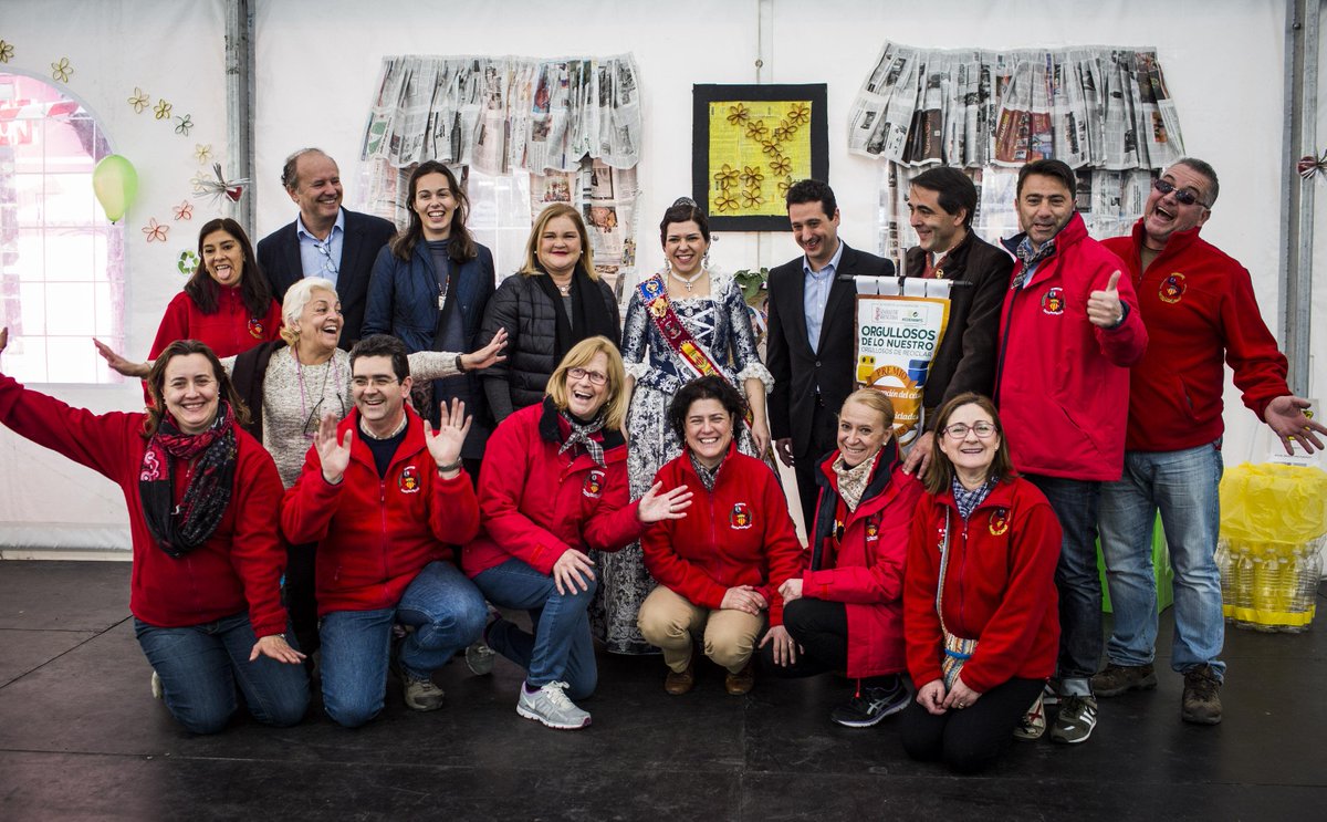 ecoembes's tweet photo. Premio a la Falla Pintor Maella-Av.Francia-Menorca por tener el mejor #EcoCasal de estas #Fallas2015 @JCF_Valencia http://t.co/O8vDYtMlLf