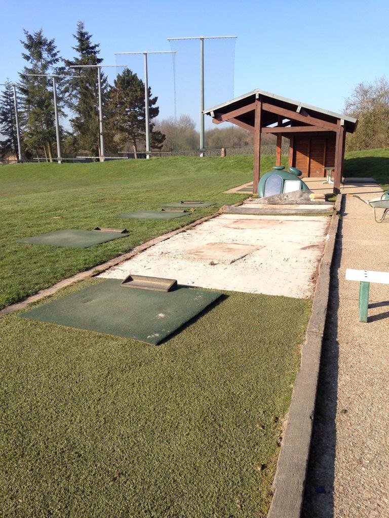NGFFeucherolles's tweet photo. Début des travaux d amélioration du practice de Feucherolles #golf #golfcourse #practice #ngfgolf #Paris http://t.co/zkyjKXhS7p