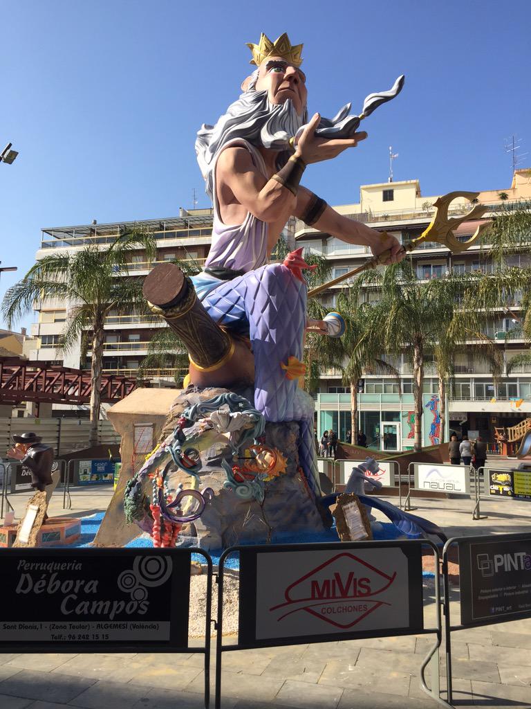 FALLANOUMERCAT_'s tweet photo. La temática d'este any del monument gran d la #FallaNouMercat es els #DeusMarins #FallesAlgemesi #Falles15 #Algemesi http://t.co/RI54cjl8AL