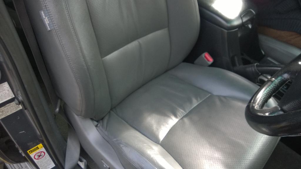 interiorrepair's tweet photo. Heavy wear and rip repaired http://t.co/Uy6zLOeOro