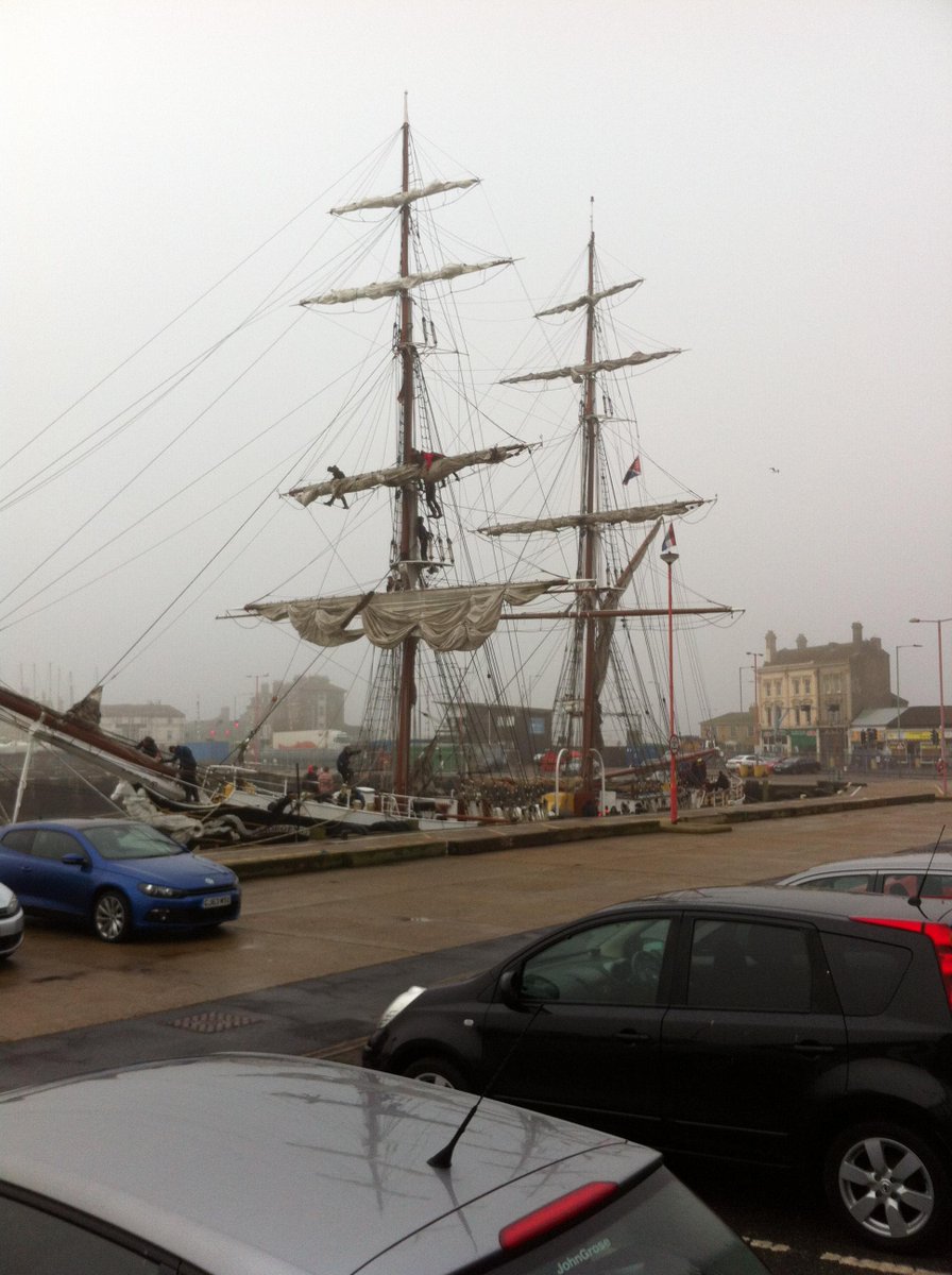 LowestoftVision's tweet photo. An amazing site on the way into #Lowestoft today #tallships @LWChamber1 @suffolkchamber @beachofficial @lowjournal http://t.co/3rc5b3M7J7
