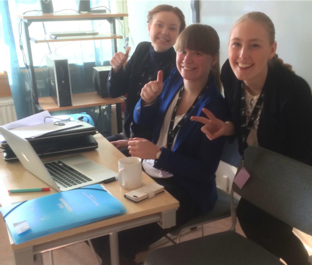 munfalun's tweet photo. The chair of Human Rights Committee coaching their delegates http://t.co/wqkIBwHjIG