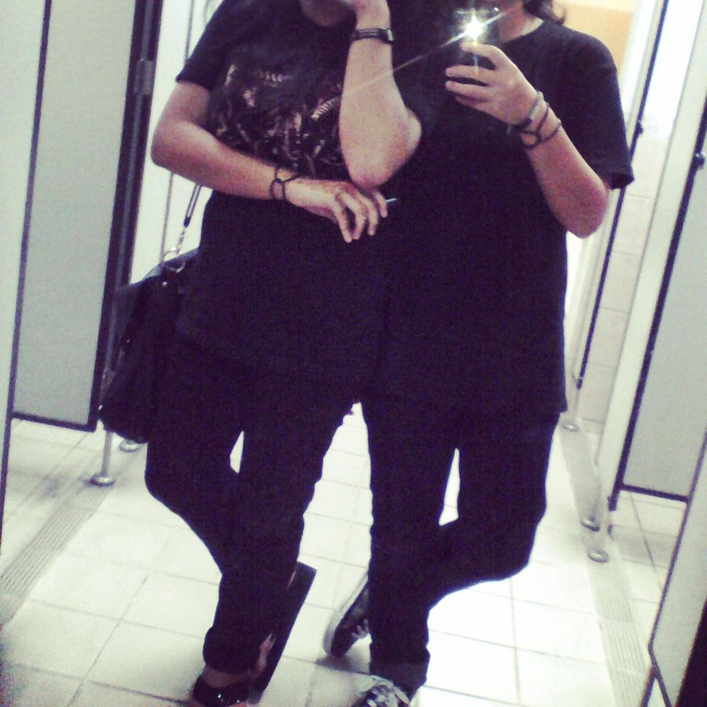 LSelenna's tweet photo. Me &amp; my sis ..😍 at blablabla .. hahaha ..😄😁 @Jovinia_Rania08 http://t.co/DKXeqATPME