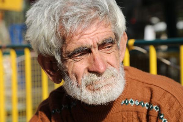 mwbloem's tweet photo. How many more winters must Syrians like Abo Muhammed spend away from home?  http://t.co/zpoa4bvPqA … #SyriaHunger http://t.co/i8t5pkk6Fd