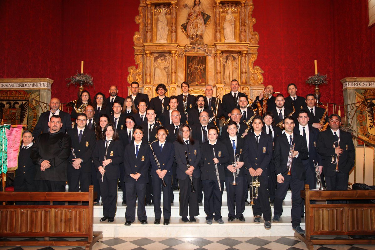 oficial_BMT's tweet photo. Dos recuerdos del concierto en el Real Monasterio de Santa Clara! #BMT #SemanaSanta2015 #ZamoraToroTordeOnFire http://t.co/KKiPnua4E5
