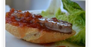 pubcachi's tweet photo. TAPA DEL DIA CACHIPUB:
LOMO CON PISTO O AJOACEITE
PERRITO 1€ 
TAPAS ESPECIALES 1,50€
HAMBURGUESAS, PIZZAS, BOCATAS http://t.co/i8FgF8crDI