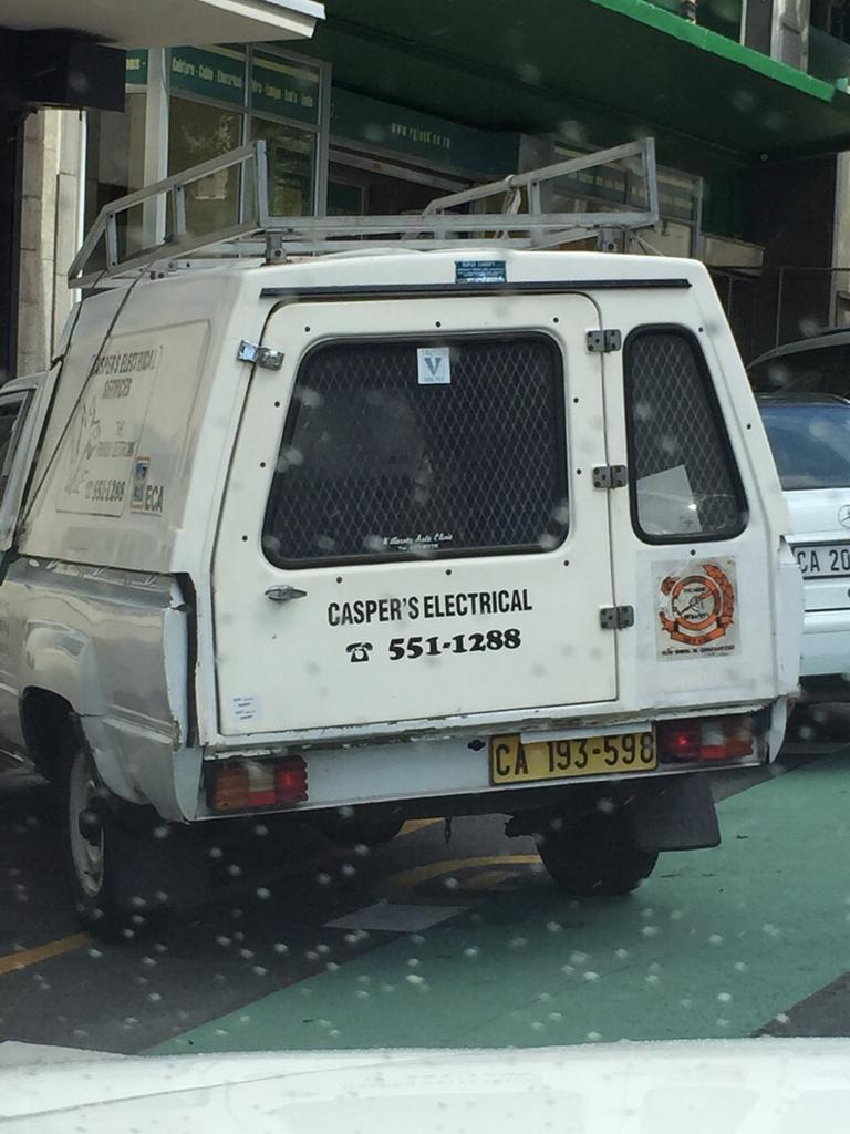 Caper's Electrical doesn't care. Thanks for being so considerate. #capetownbikelane