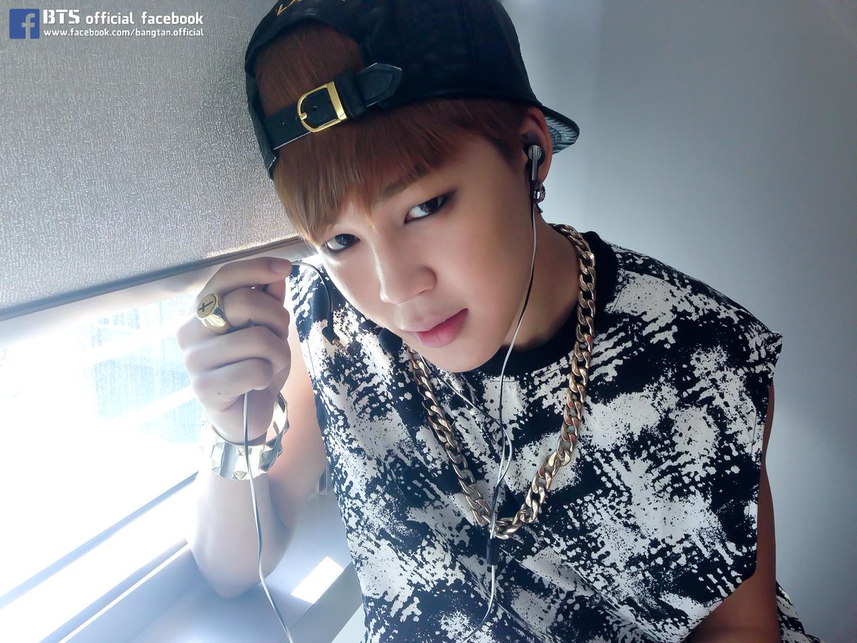 BTS_ARMY's tweet photo. [FB] 대기실 비하인드 <Danger> #4 방탄소년단 @BTS_twt http://t.co/FZHT7MZ41J
