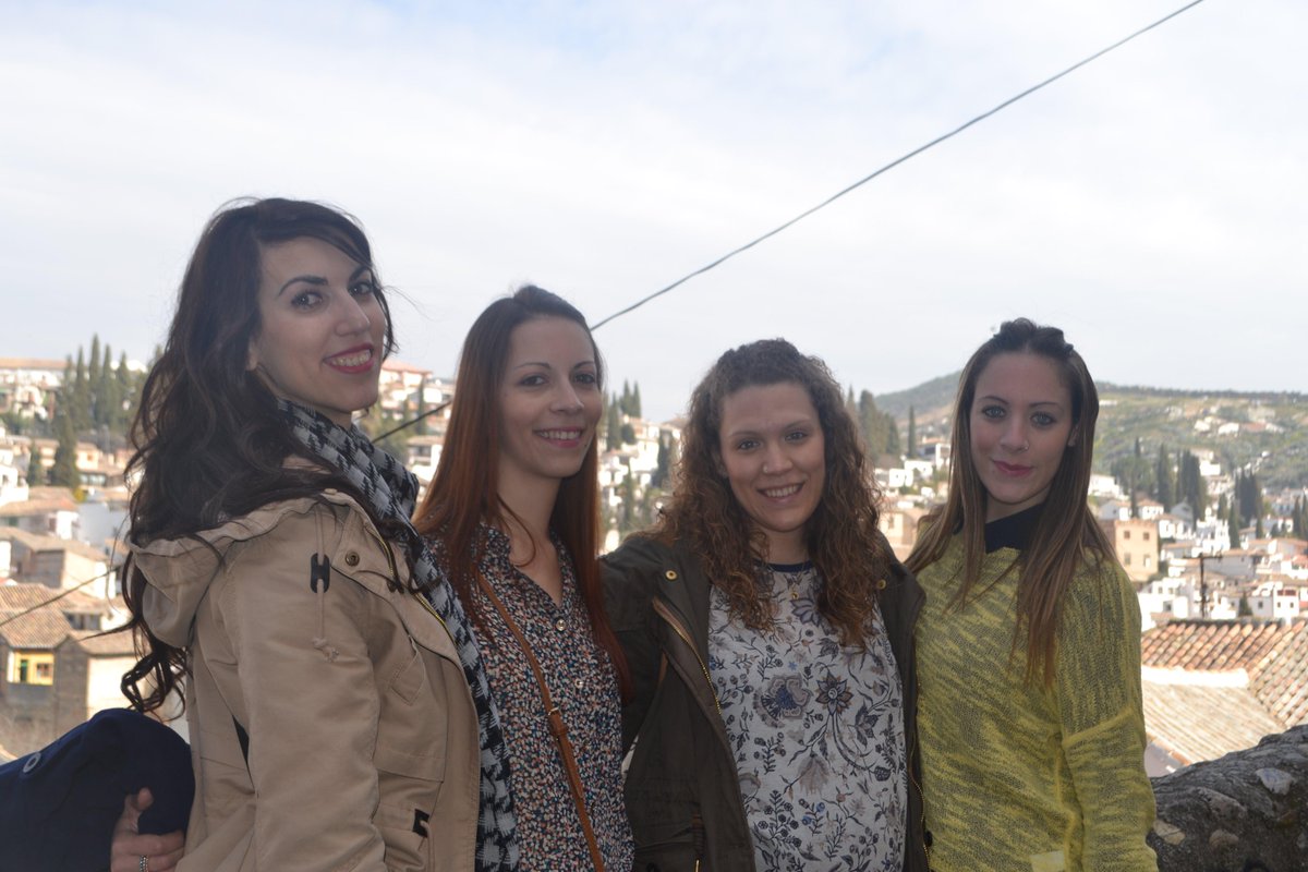 Fanyfs14's tweet photo. fiu fiu !!! #belenchu @crisdopa @87sandrita mis chicas guapas !!! Una fotito más, FEliz DIA!! http://t.co/AvR9rtN6Dg