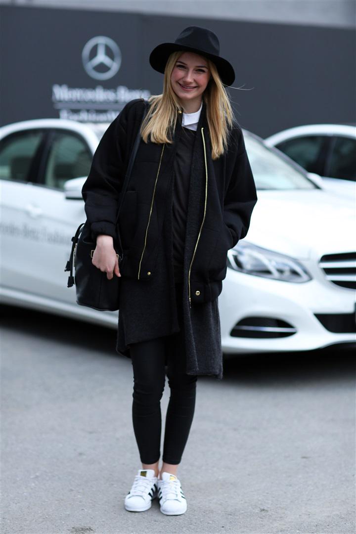 Modafor's tweet photo. Mercedez Benz Fashion Week İstanbul '15 Sonbahar Kış sokak modasına bir göz atın! http://t.co/I5Eq17pYjA http://t.co/aVwW7sRvWU