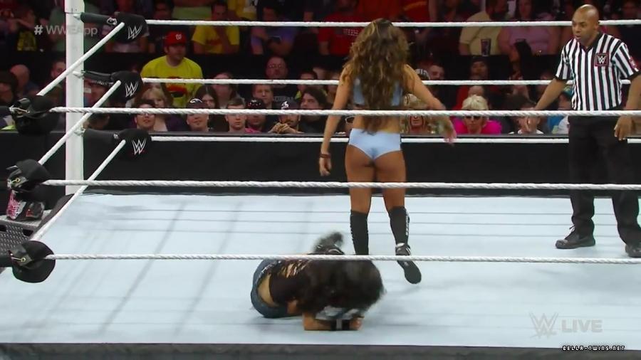 wwedivas015's tweet photo. Great shot part 2 !!! 😈 @BellaTwins @BellaTwins4vr #nikkiass http://t.co/dx4dsvP6Vo