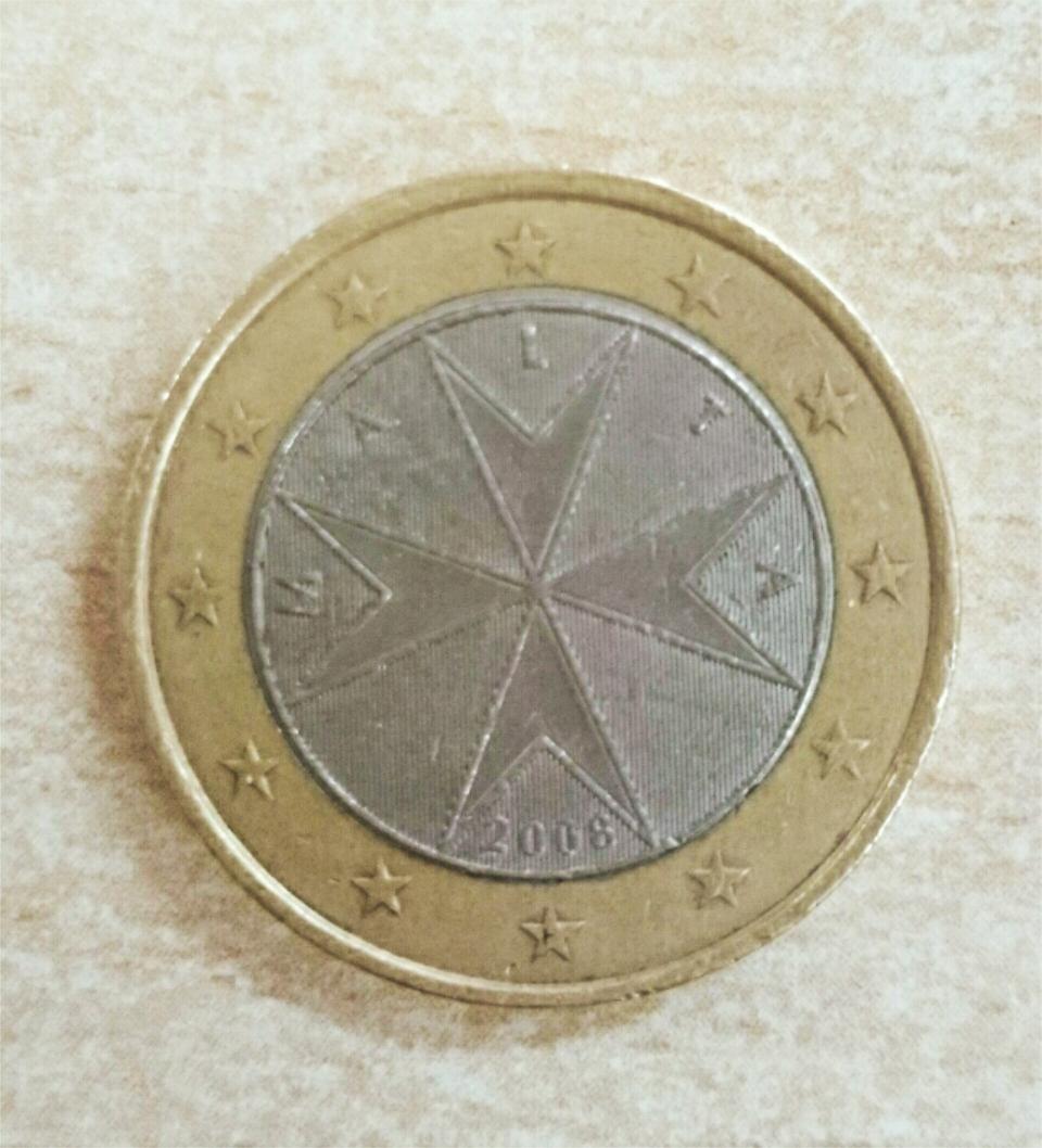 ElenaDoval's tweet photo. Mi próximo destino lo lleva escrito la moneda, si no sale otro allá q vamos jaja :) http://t.co/8i38EzYC9q