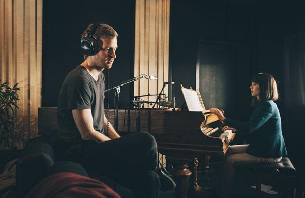 OlafurArnalds's tweet image. #TheChopinProject is now available on @iTunesMusic (w/ Digital Booklet and Bonus Track!) smarturl.it/ArnaldsOtt_iTu